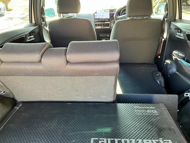 フィットハイブリッド Ｓパッケージ　あんしんパッケージ　社外ＳＤナビ　フルセグ　バックカメラ　プッシュスタート　キーフリー　クルーズコントロール　パドルシフト　ＬＥＤ　ＥＴＣ（8枚目）