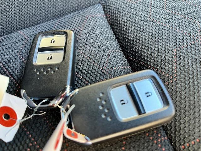 フィットハイブリッド Ｓパッケージ　あんしんパッケージ　社外ＳＤナビ　フルセグ　バックカメラ　プッシュスタート　キーフリー　クルーズコントロール　パドルシフト　ＬＥＤ　ＥＴＣ（16枚目）