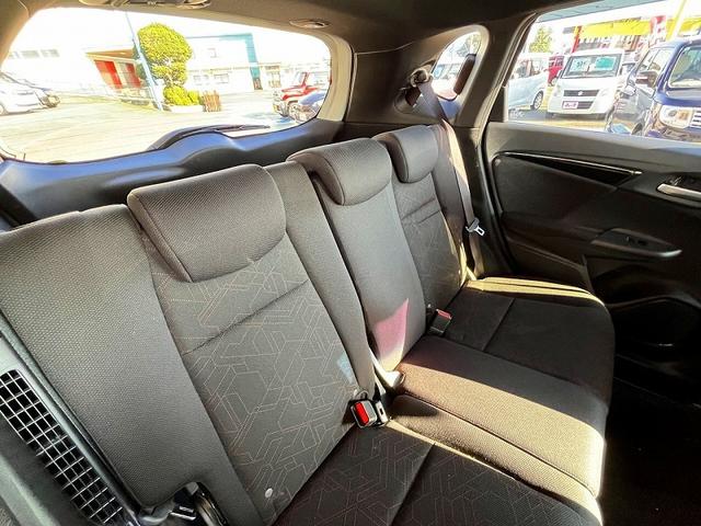 フィットハイブリッド Ｓパッケージ　あんしんパッケージ　社外ＳＤナビ　フルセグ　バックカメラ　プッシュスタート　キーフリー　クルーズコントロール　パドルシフト　ＬＥＤ　ＥＴＣ（24枚目）