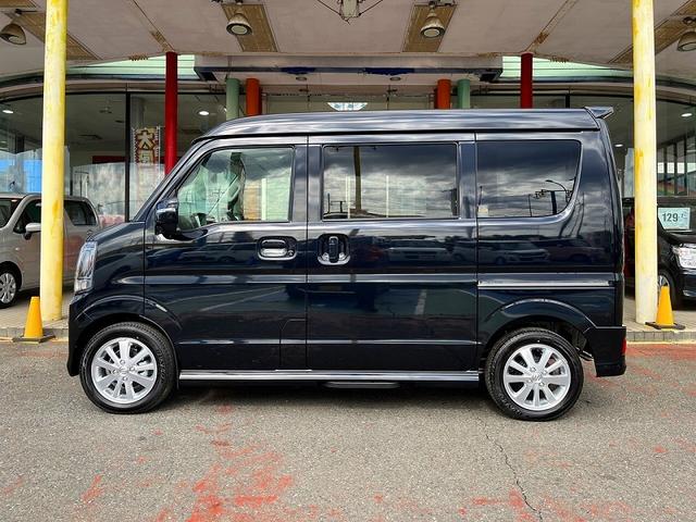 エブリイワゴン ＰＺターボスペシャル　届出済未使用車　スズキセーフティーサポート　アイドリングストップ　純正ディスプレイオーディオ　バックカメラ　プッシュスタート　キーフリー　両側自動ドア　オートステップ　運転席シートヒーター　ＬＥＤ（4枚目）