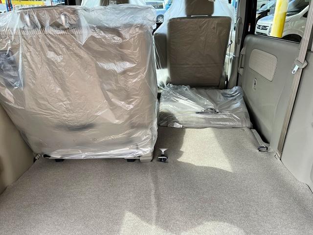 エブリイワゴン ＰＺターボスペシャル　届出済未使用車　スズキセーフティーサポート　アイドリングストップ　純正ディスプレイオーディオ　バックカメラ　プッシュスタート　キーフリー　両側自動ドア　オートステップ　運転席シートヒーター　ＬＥＤ（8枚目）