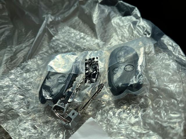 エブリイワゴン ＰＺターボスペシャル　届出済未使用車　スズキセーフティーサポート　アイドリングストップ　純正ディスプレイオーディオ　バックカメラ　プッシュスタート　キーフリー　両側自動ドア　オートステップ　運転席シートヒーター　ＬＥＤ（17枚目）