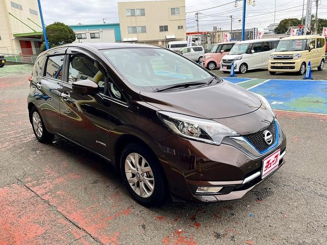 ノート ｅ－パワー　メダリスト　エマージェンシーブレーキ　純正メモリーナビ　フルセグ　アラウンドビューモニター　プッシュスタート　キーフリー　クルーズコントロール　ハーフレザーシート　スマートルームミラー　ドラレコ　ＬＥＤ　ＥＴＣ（2枚目）