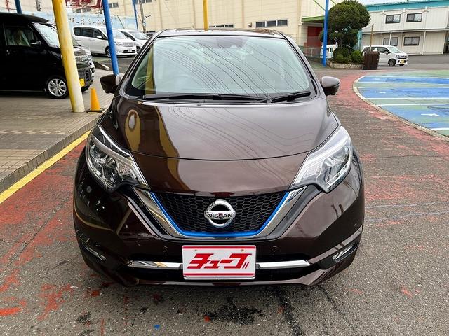 ノート ｅ－パワー　メダリスト　エマージェンシーブレーキ　純正メモリーナビ　フルセグ　アラウンドビューモニター　プッシュスタート　キーフリー　クルーズコントロール　ハーフレザーシート　スマートルームミラー　ドラレコ　ＬＥＤ　ＥＴＣ（3枚目）