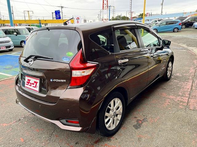 ノート ｅ－パワー　メダリスト　エマージェンシーブレーキ　純正メモリーナビ　フルセグ　アラウンドビューモニター　プッシュスタート　キーフリー　クルーズコントロール　ハーフレザーシート　スマートルームミラー　ドラレコ　ＬＥＤ　ＥＴＣ（5枚目）