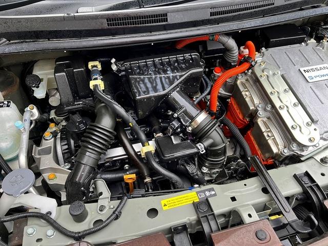 ノート ｅ－パワー　メダリスト　エマージェンシーブレーキ　純正メモリーナビ　フルセグ　アラウンドビューモニター　プッシュスタート　キーフリー　クルーズコントロール　ハーフレザーシート　スマートルームミラー　ドラレコ　ＬＥＤ　ＥＴＣ（31枚目）