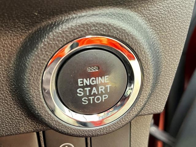プッシュスタートシステム装備。エンジンスタートは、このボタンを押すだけです。