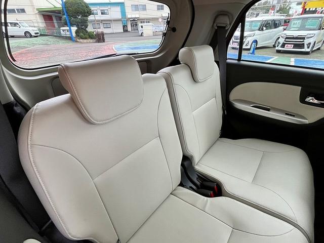 ゆったり座れるリアシート！