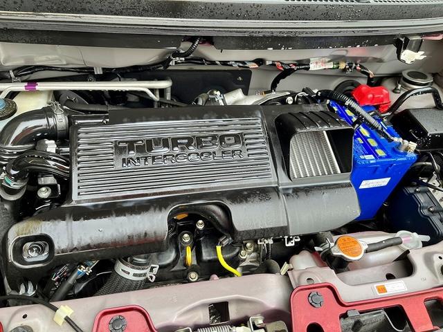 綺麗なエンジンルーム！手を抜きません。調子の良いお車ですよ！