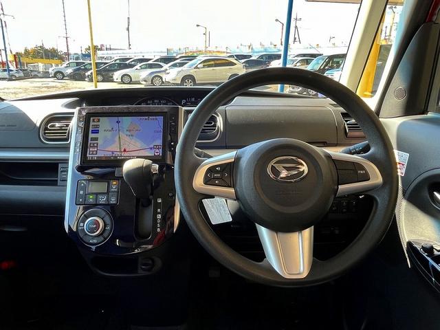 タント カスタムＸ　トップエディションＳＡＩＩＩ　スマートアシストＩＩＩ　アイドリングストップ　純正ＳＤナビ　フルセグ　全方位カメラ　プッシュスタート　キーフリー　両側自動ドア　運転席シートヒーター　ＬＥＤ　ＥＴＣ　ドラレコ（9枚目）