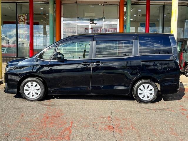 ヴォクシー Ｘ　７人乗　アイドリングストップ　社外メモリーナビ　フルセグ　バックカメラ　左側パワースライドドア　ＭＴモードＡＴ　ＬＥＤ　ＥＴＣ　当店下取車（7枚目）