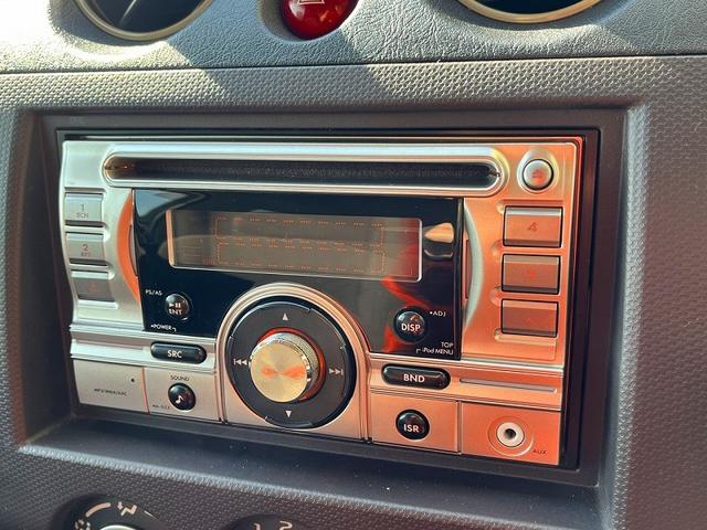 ＣＤデッキ装備です。ナビ等の取り付けもご相談下さい。