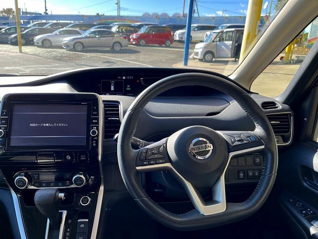 セレナ ハイウェイスター　ＶセレクションＩＩ　ワンオーナー　アイドリングストップ　エマージェンシーブレーキ　プロパイロット　純正ＳＤナビ　フルセグ　フリップダウンモニター　アラウンドビューモニター　両側自動ドア　クルコン　ＬＥＤ　ＥＴＣ　ドラレコ（9枚目）