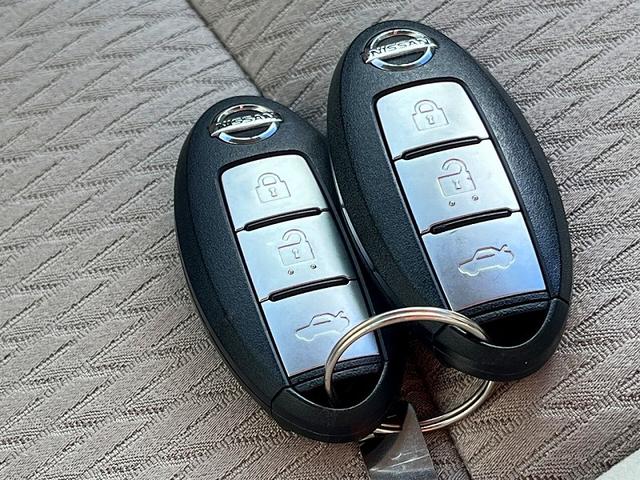 シルフィ Ｇ　純正ＳＤナビ　フルセグ　バックカメラ　プッシュスタート　キーフリー　コーナーセンサー　ＨＩＤ　ＥＴＣ　純正アルミ　走行８０００ＫＭ（15枚目）