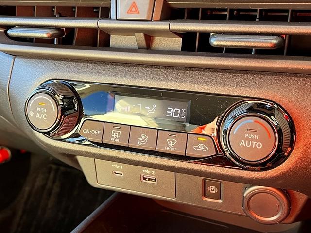 ノート Ｘ　ワンオーナー　プロパイロット　エマージェンシーブレーキ　純正メモリーナビ　フルセグ　アラウンドビュー　プッシュスタート　キーフリー　スマートルームミラー　クルーズコントロール　ＬＥＤ　ＥＴＣ２．０（14枚目）