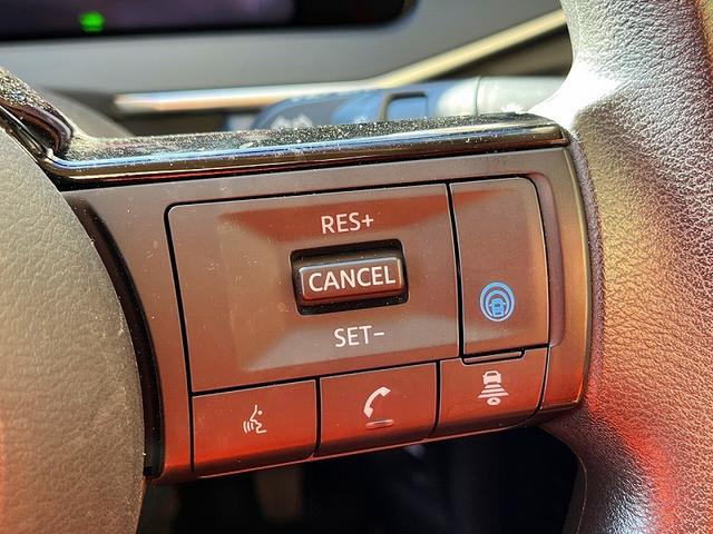 ノート Ｘ　ワンオーナー　プロパイロット　エマージェンシーブレーキ　純正メモリーナビ　フルセグ　アラウンドビュー　プッシュスタート　キーフリー　スマートルームミラー　クルーズコントロール　ＬＥＤ　ＥＴＣ２．０（16枚目）