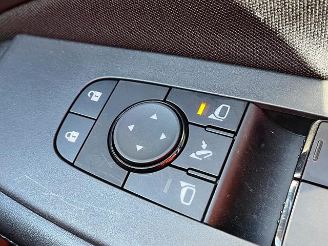 ノート Ｘ　ワンオーナー　プロパイロット　エマージェンシーブレーキ　純正メモリーナビ　フルセグ　アラウンドビュー　プッシュスタート　キーフリー　スマートルームミラー　クルーズコントロール　ＬＥＤ　ＥＴＣ２．０（17枚目）