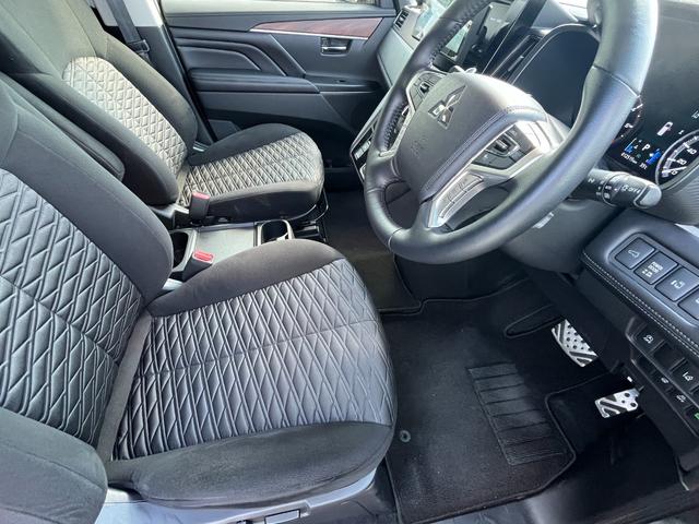 デリカD:5 P 社外フローティングナビ フルセグTV バックカメラ ETC シートヒーター パワーシート パワーバックドア ステアリングリモコン クルーズコントロール 電動パーキングブレーキ ブレーキオートホールド(7枚目)