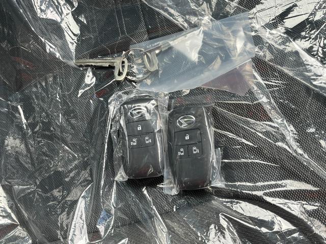 タント ファンクロスリミテッド　登録届出済未使用車　純正９インチディスプレイオーディオ　全方位カメラ　ビルトインＥＴＣ　両側パワースライドドア　ステアリングリモコン　クルーズコントロール　電動パーキングブレーキ　スマートアシスト（20枚目）