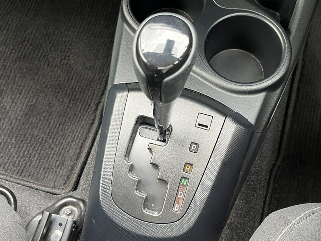 アクア Ｓスタイルブラック　純正ＳＤナビ　地デジＴＶ　全方位カメラ　ビルトインＥＴＣ２．０　トヨタセーフティーセンス　車線逸脱防止機能　オートリトラミラー　オートハイビーム　ステアリングリモコン　キーフリー　プッシュスタート（18枚目）