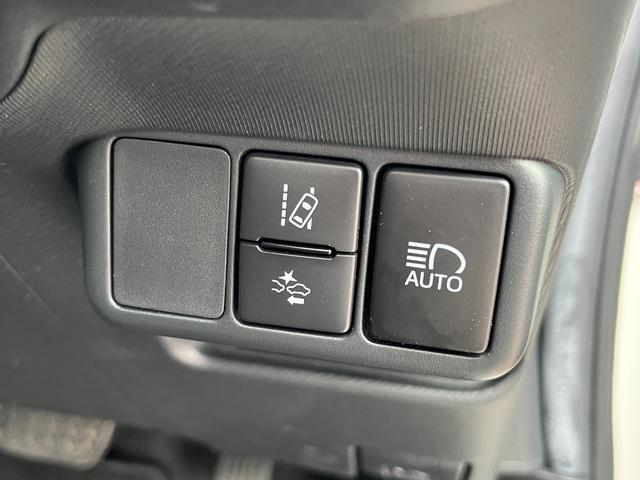 アクア Ｓスタイルブラック　純正ＳＤナビ　地デジＴＶ　全方位カメラ　ビルトインＥＴＣ２．０　トヨタセーフティーセンス　車線逸脱防止機能　オートリトラミラー　オートハイビーム　ステアリングリモコン　キーフリー　プッシュスタート（23枚目）