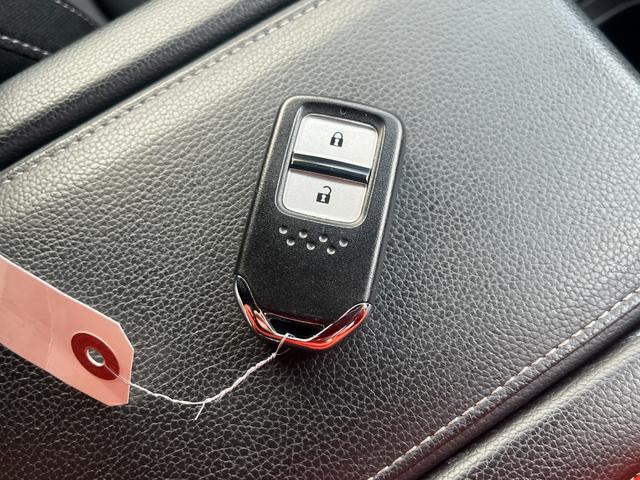 シビック ハッチバック ホンダセンシング 純正ナビ フルセグTV バックカメラ ホンダセンシング ビルトインETC ステアリングリモコン クルーズコントロール 無限アルミホイール 電動パーキングブレーキ ブレーキオートホールド(20枚目)