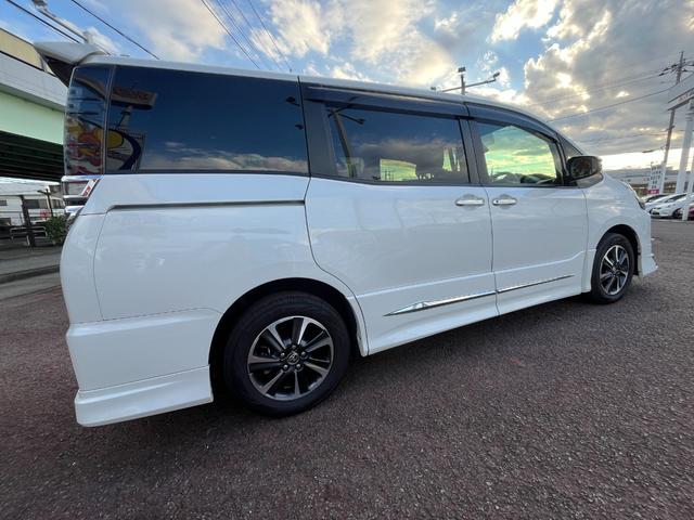 ヴォクシー ZS 煌II 純正ナビ フルセグTV トヨタセーフティーセンス 両側パワースライドドア ステアリングリモコン クルーズコントロール ビルトインETC2.0 純正アルミホイール モデリスタエアロ ドライブレコーダー(4枚目)