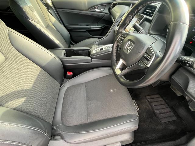 インサイト ＥＸ　純正ナビ　フルセグＴＶ　バックカメラ　ビルトインＥＴＣ２．０　ホンダセンシング　ステアリングリモコン　クルーズコントロール　電動パーキングブレーキ　ブレーキオートホールド　純正アルミホイール（7枚目）