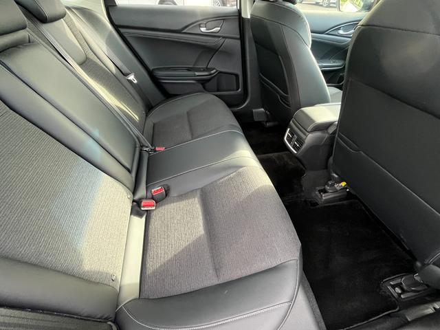 インサイト ＥＸ　純正ナビ　フルセグＴＶ　バックカメラ　ビルトインＥＴＣ２．０　ホンダセンシング　ステアリングリモコン　クルーズコントロール　電動パーキングブレーキ　ブレーキオートホールド　純正アルミホイール（8枚目）