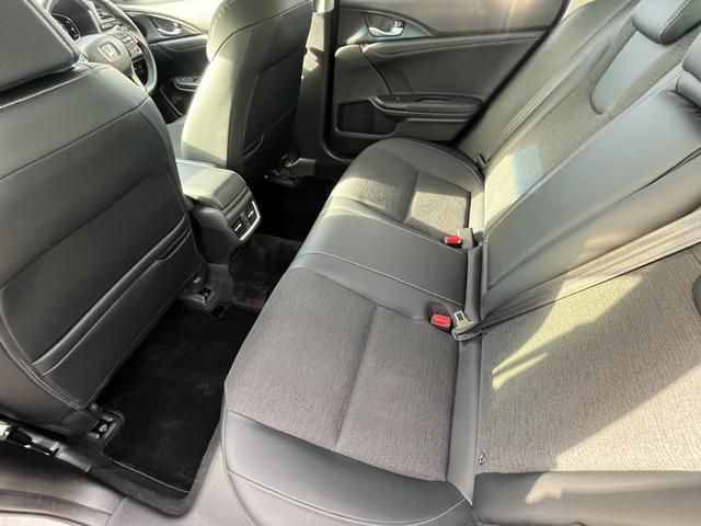 インサイト ＥＸ　純正ナビ　フルセグＴＶ　バックカメラ　ビルトインＥＴＣ２．０　ホンダセンシング　ステアリングリモコン　クルーズコントロール　電動パーキングブレーキ　ブレーキオートホールド　純正アルミホイール（10枚目）