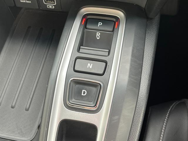 インサイト ＥＸ　純正ナビ　フルセグＴＶ　バックカメラ　ビルトインＥＴＣ２．０　ホンダセンシング　ステアリングリモコン　クルーズコントロール　電動パーキングブレーキ　ブレーキオートホールド　純正アルミホイール（18枚目）