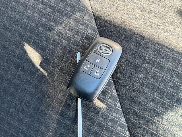 タント カスタムＸスタイルセレクション　キーフリー　プッシュスタート　スマートアシスト　両側パワースライドドア　シートヒーター　ステアリングリモコン　純正アルミホイール　ＬＥＤヘッドライト　フォグランプ（22枚目）