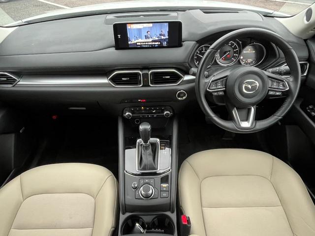 ＣＸ－５ ＸＤ　シルクベージュセレクション　純正ナビ　フルセグＴＶ　全方位カメラ　ステアリングリモコン　クルーズコントロール　ＥＴＣ　パワーシート　パワーバックドア　シートメモリー機能　電動パーキングブレーキ　ブレーキオートホールド（11枚目）