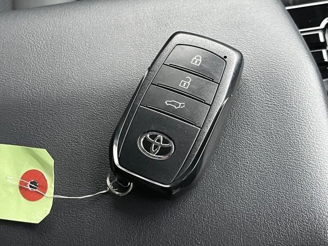 プリウス Ｚ　１２．３インチナビ　フルセグＴＶ　全方位カメラ　デジタルインナーミラー　ステアリングリモコン　クルーズコントロール　ビルトインＥＴＣ２．０　トヨタセーフティーセンス　ブラインドスポットモニター（20枚目）