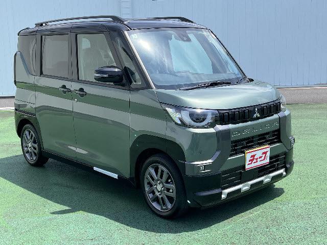 デリカミニ Ｇ　プレミアム　届出済み未使用車　ハーフレザーシート　ＬＥＤヘッドライト　ＬＥＤフォグランプ　ステアリングスイッチ　クルーズコントロール　電動パーキング　マイパイロット　両側パワースライドドア　アラウンドビューモニタ（2枚目）