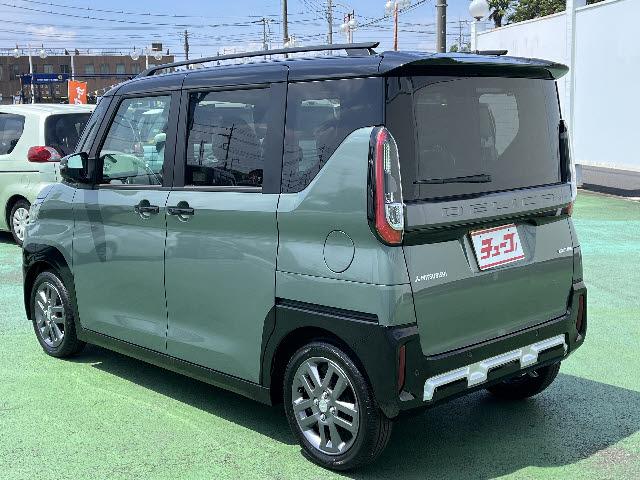 デリカミニ Ｇ　プレミアム　届出済み未使用車　ハーフレザーシート　ＬＥＤヘッドライト　ＬＥＤフォグランプ　ステアリングスイッチ　クルーズコントロール　電動パーキング　マイパイロット　両側パワースライドドア　アラウンドビューモニタ（6枚目）