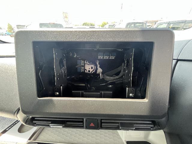 デリカミニ Ｇ　プレミアム　届出済み未使用車　ハーフレザーシート　ＬＥＤヘッドライト　ＬＥＤフォグランプ　ステアリングスイッチ　クルーズコントロール　電動パーキング　マイパイロット　両側パワースライドドア　アラウンドビューモニタ（9枚目）