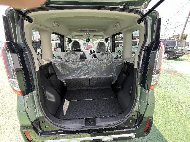デリカミニ Ｇ　プレミアム　届出済み未使用車　ハーフレザーシート　ＬＥＤヘッドライト　ＬＥＤフォグランプ　ステアリングスイッチ　クルーズコントロール　電動パーキング　マイパイロット　両側パワースライドドア　アラウンドビューモニタ（18枚目）