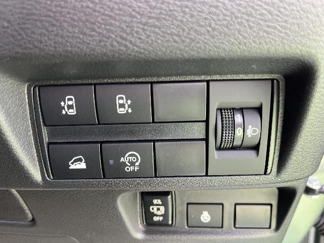 デリカミニ Ｇ　プレミアム　届出済み未使用車　ハーフレザーシート　ＬＥＤヘッドライト　ＬＥＤフォグランプ　ステアリングスイッチ　クルーズコントロール　電動パーキング　マイパイロット　両側パワースライドドア　アラウンドビューモニタ（19枚目）