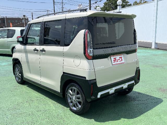 デリカミニ Ｔ　プレミアム　届出済み未使用車　ハーフレザーシート　ＬＥＤヘッドライト　ＬＥＤフォグランプ　ステアリングスイッチ　クルーズコントロール　電動パーキング　マイパイロット　両側パワースライドドア　アラウンドビューモニタ（6枚目）