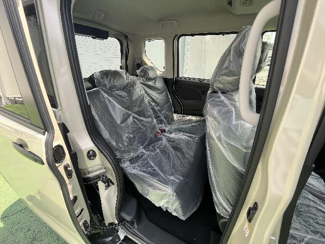 デリカミニ Ｔ　プレミアム　届出済み未使用車　ハーフレザーシート　ＬＥＤヘッドライト　ＬＥＤフォグランプ　ステアリングスイッチ　クルーズコントロール　電動パーキング　マイパイロット　両側パワースライドドア　アラウンドビューモニタ（8枚目）