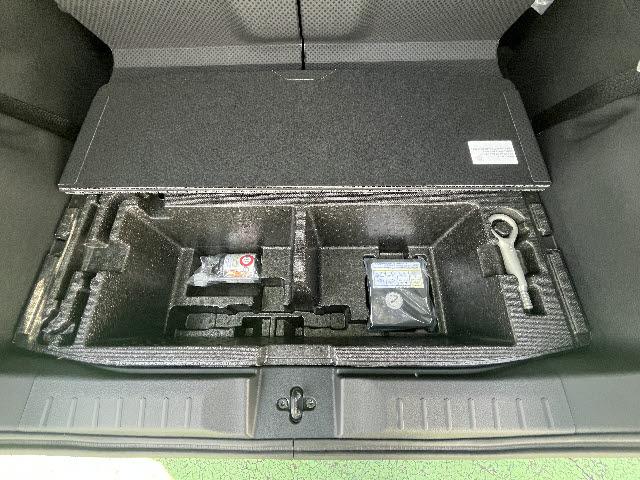 デリカミニ Ｔ　プレミアム　届出済み未使用車　ハーフレザーシート　ＬＥＤヘッドライト　ＬＥＤフォグランプ　ステアリングスイッチ　クルーズコントロール　電動パーキング　マイパイロット　両側パワースライドドア　アラウンドビューモニタ（11枚目）