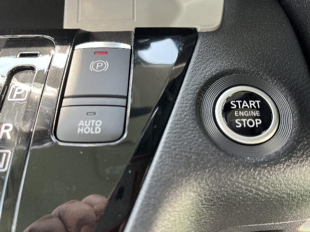 デリカミニ Ｔ　プレミアム　届出済み未使用車　ハーフレザーシート　ＬＥＤヘッドライト　ＬＥＤフォグランプ　ステアリングスイッチ　クルーズコントロール　電動パーキング　マイパイロット　両側パワースライドドア　アラウンドビューモニタ（19枚目）