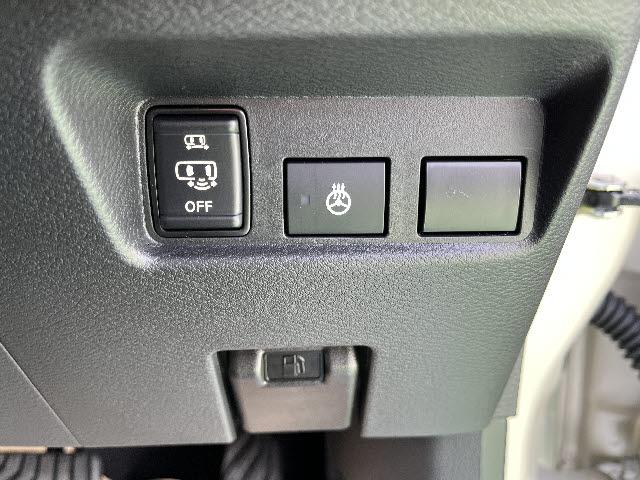 デリカミニ Ｔ　プレミアム　届出済み未使用車　ハーフレザーシート　ＬＥＤヘッドライト　ＬＥＤフォグランプ　ステアリングスイッチ　クルーズコントロール　電動パーキング　マイパイロット　両側パワースライドドア　アラウンドビューモニタ（20枚目）