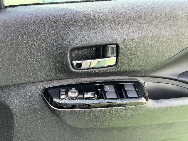 デリカミニ Ｔ　プレミアム　届出済み未使用車　ハーフレザーシート　ＬＥＤヘッドライト　ＬＥＤフォグランプ　ステアリングスイッチ　クルーズコントロール　電動パーキング　マイパイロット　両側パワースライドドア　アラウンドビューモニタ（24枚目）