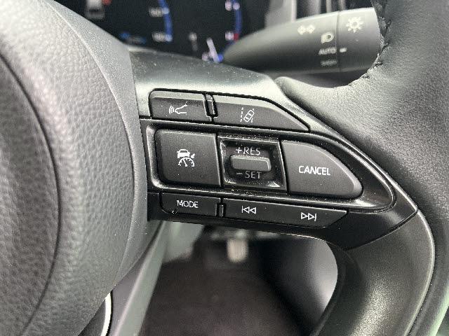 ヤリスクロス ハイブリッドＺ　トヨタセーフティセンス　ディスプレイモニター　パノラミックビューモニター　クルーズコントロール　ステアリングヒーター　シートヒーター　プッシュスタート　キーフリー　パワーバックドア　ビルトインＥＴＣ（20枚目）