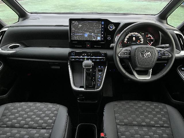 ヴォクシー S-Z トヨタセーフティセンス 両側パワースライドドア クルーズコントロール LEDライト メーカーナビ フルセグTV パノラマビューモニター フリップダウンモニター プッシュスタート キーフリー ETC20(3枚目)