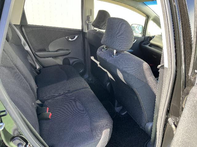 フィットハイブリッド ナビプレミアムセレクション　ＨＤＤインターナビ　ワンセグＴＶ　バックカメラ　ステアリングスイッチ　パドルシフト　ステアリングスイッチ　パドルシフト　ビルトインＥＴＣ　クルーズコントロール　ＨＩＤライト　スマートキー　前後ドラレコ（8枚目）