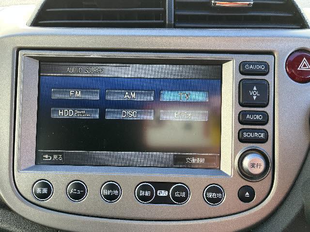 フィットハイブリッド ナビプレミアムセレクション　ＨＤＤインターナビ　ワンセグＴＶ　バックカメラ　ステアリングスイッチ　パドルシフト　ステアリングスイッチ　パドルシフト　ビルトインＥＴＣ　クルーズコントロール　ＨＩＤライト　スマートキー　前後ドラレコ（9枚目）