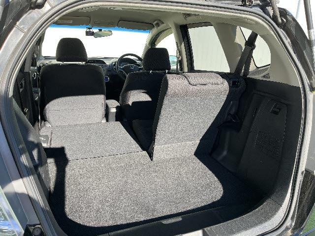 フィットハイブリッド ナビプレミアムセレクション　ＨＤＤインターナビ　ワンセグＴＶ　バックカメラ　ステアリングスイッチ　パドルシフト　ステアリングスイッチ　パドルシフト　ビルトインＥＴＣ　クルーズコントロール　ＨＩＤライト　スマートキー　前後ドラレコ（18枚目）